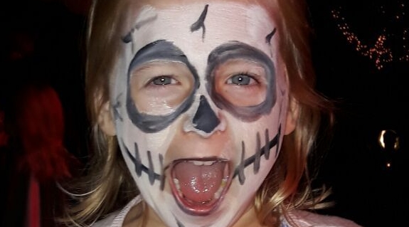 Schminke- Halloween-Kinder