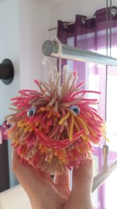 Bommelmonster aus Wolle