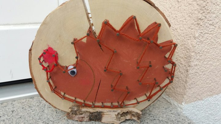 Igel mit Nägeln basteln