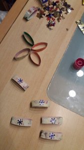 Sterne aus Klorollen