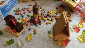 Mini-Lebkuchenhaus, Kekskerze und Dominosteinlokomotive