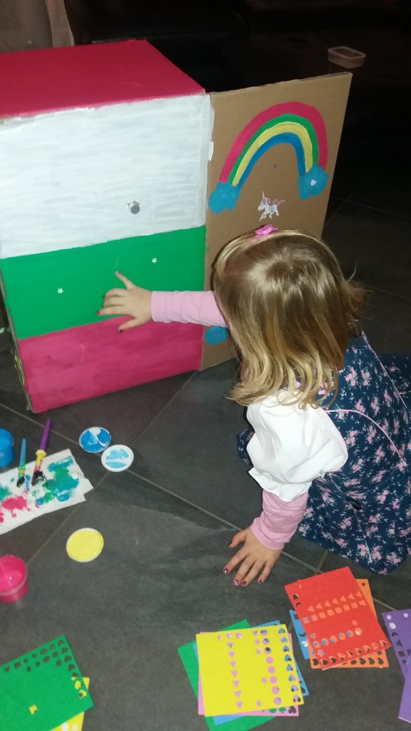 Puppenschrank selber machen, Foto: Mama Michi