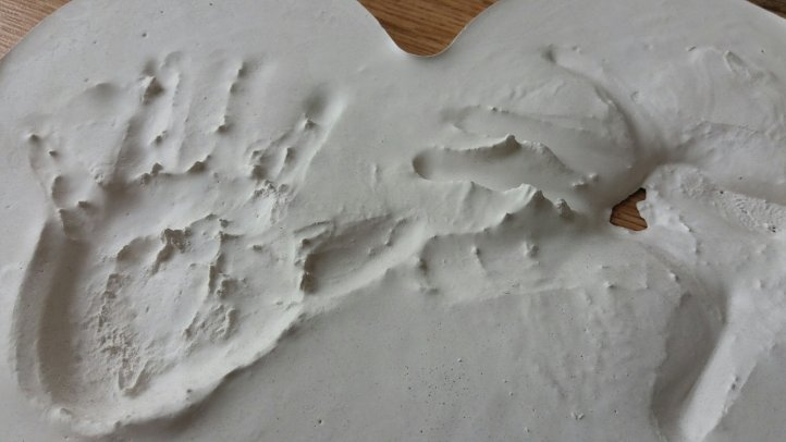 Handabdrücke im Herz zum Muttertag