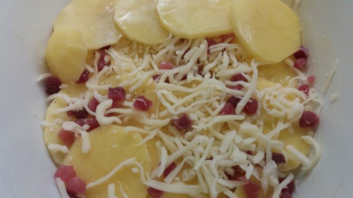 Kartoffelgratin mit Schinken und Käse