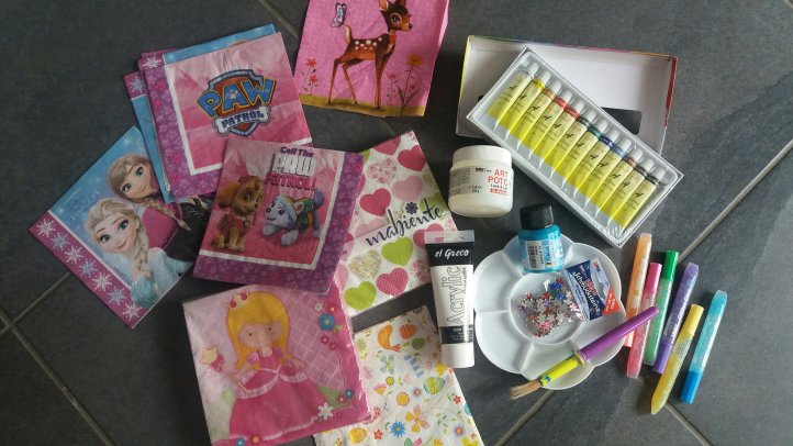 Serviettentechnik für Kinder auf Leinwand