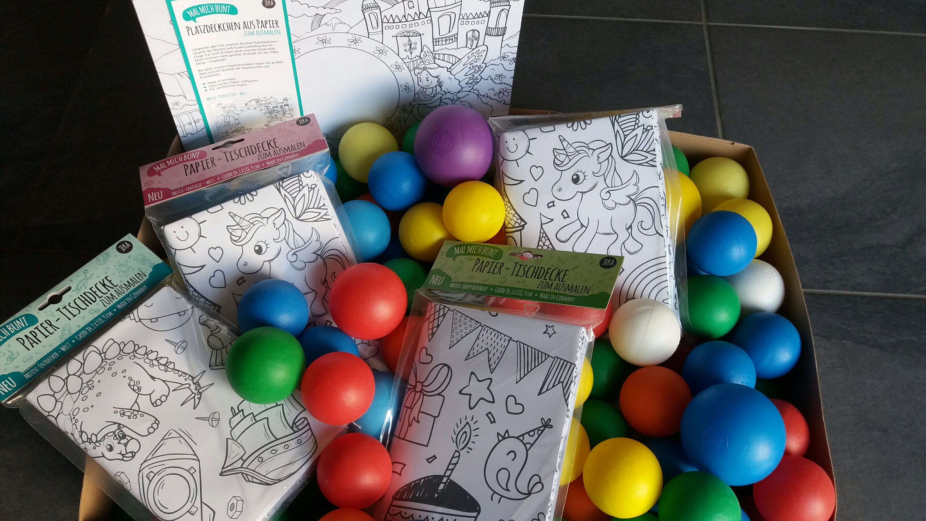 Ausmaltischdecke und Platzsets von Jeka