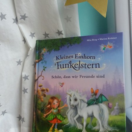 Kleines Einhorn Funkelstern, Arena Verlag