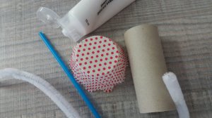 Schnemänner aus Klorollen, Muffinförmchen, Strohhalmen und Pfeiffenputzern