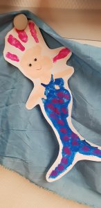 Meerjungfrau aus Hand und Fußabdrücken