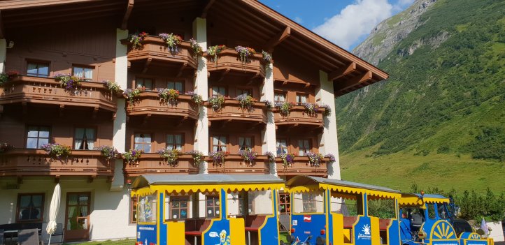 Familienhotel Hintertuxerhof Geltscherwurm Kurt