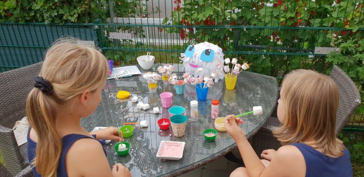 Marshmallow Cake Pops