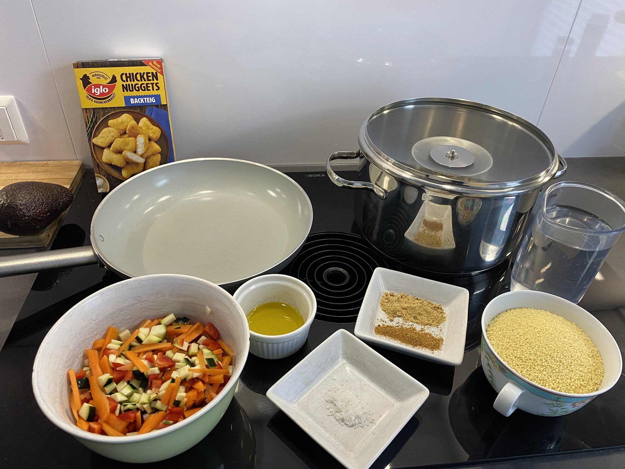 Gemüse Couscous mit Chicken Nuggets