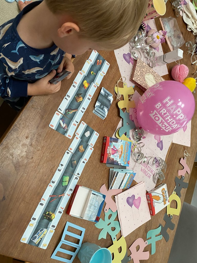 Koffer, Katze & Sombrero